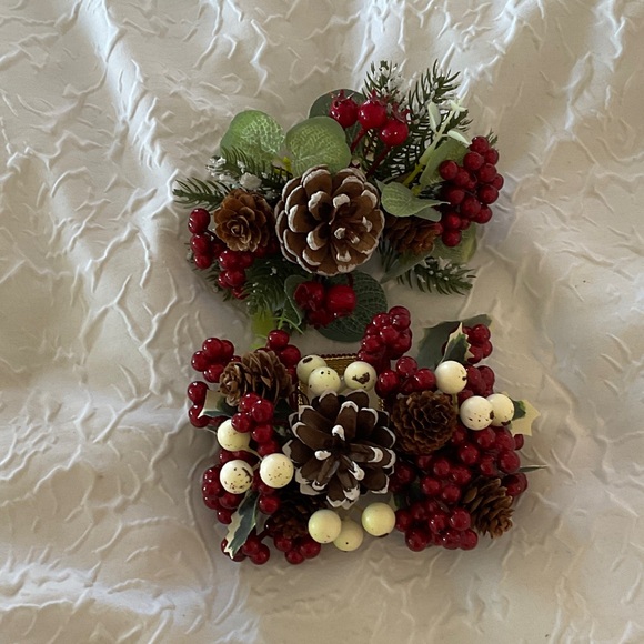 NEW 2 KIM SEYBERT WINTER NAPKIN RINGS different styles red berries pine cone